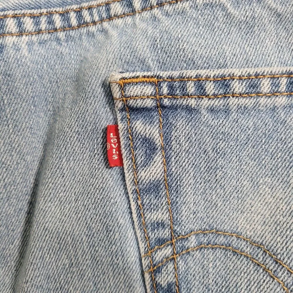 Levi's 550 Jeans Mens 36x34 Blue Light Wash Relaxed Tapered Zip Fly Denim Cotton